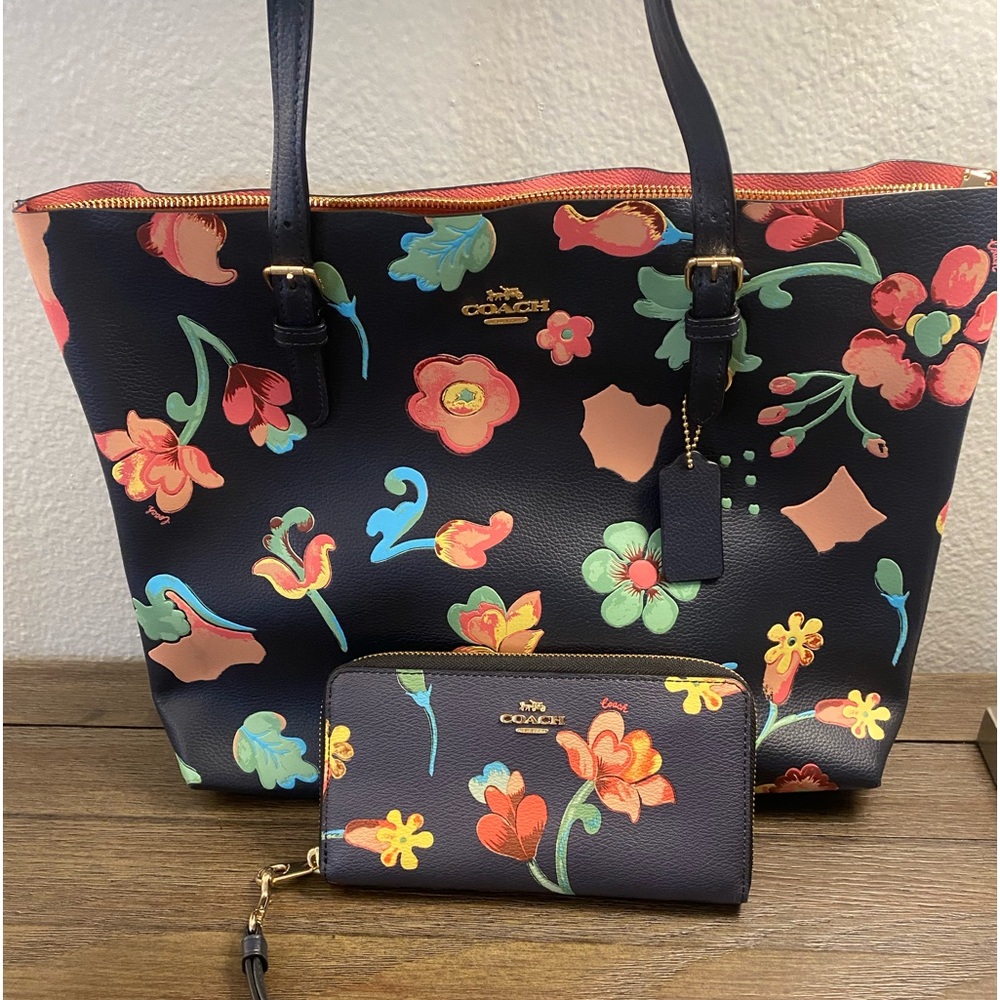 Coach tote and matching wallet